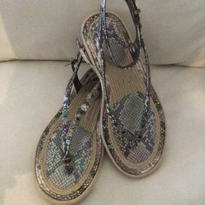 NWT Vince Camuto Kelmia sandal